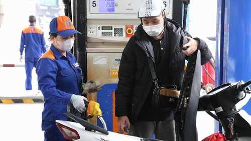 Giá xăng giảm, giá dầu tiếp tục tăng nhẹ từ 15h hôm nay