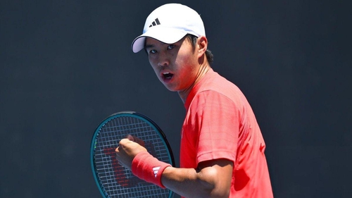 Kết quả Australian Open 2026 hôm nay 23/1: Tay vợt gốc Việt vào vòng 4, Alcaraz dạo chơi