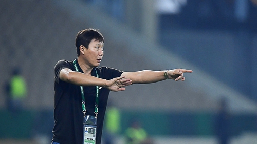 HLV Kim Sang Sik nối dài chuỗi chiến tích ấn tượng cùng bóng đá Việt Nam