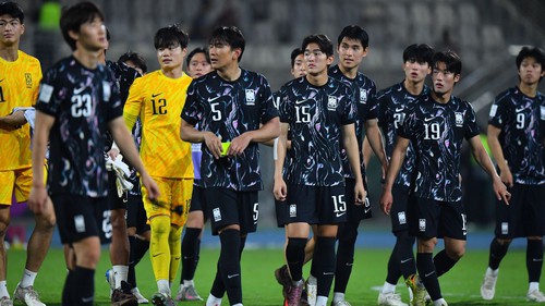 Truyền thông Hàn Quốc: 'HLV thủ môn U23 Việt Nam đã nghiên cứu kỹ cách sút 11m; U23 Hàn Quốc chơi thiếu bản sắc'