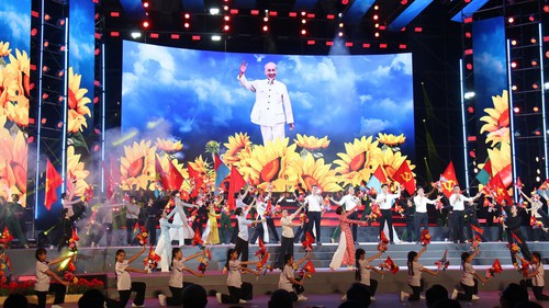 Chương trình nghệ thuật đặc biệt "Ánh sáng niềm tin và khát vọng"