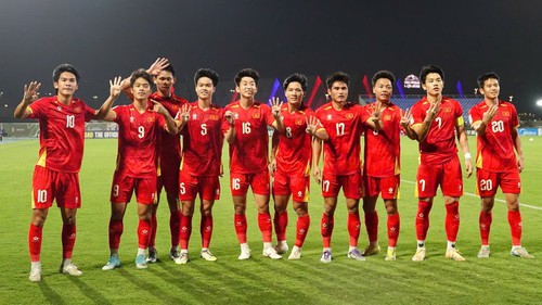 HLV Kim Sang Sik chỉ ra hàng loạt sao trẻ U23 Việt Nam có cơ hội khoác áo ĐTQG