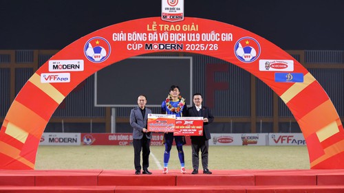 Đàn em của thủ môn U23 Việt Nam tỏa sáng với màn cản 11m xuất sắc, giúp đội nhà vô địch 