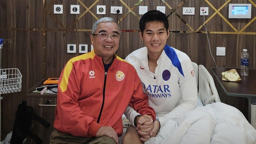 Tin nóng thể thao tối 28/1: Hiểu Minh phẫu thuật thành công; gia đình Đình Bắc mở tiệc ăn mừng