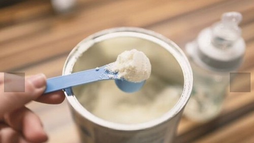 Bộ Y tế yêu cầu Shopee, Lazada gỡ bỏ thông tin sản phẩm sữa nghi nhiễm độc tố