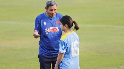 HLV Mai Đức Chung: ‘Chưa có đội hình chính thức của đội tuyển Việt Nam’