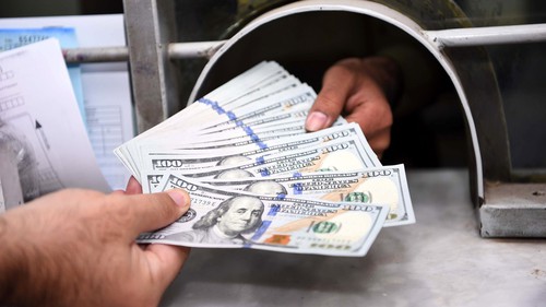 Đồng USD giảm mạnh so với euro: Ai được lợi, ai chịu thiệt?