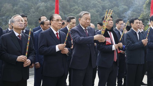 Tổng Bí thư dâng hương tưởng niệm Bác Hồ tại Khu Di tích quốc gia đặc biệt Pác Bó