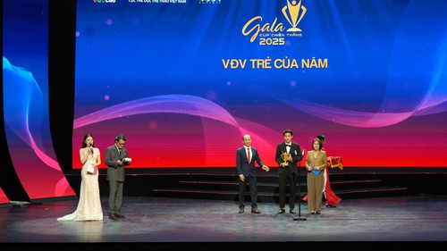 Tin nóng bóng đá Việt hôm nay 30/1: Đình Bắc tiết lộ điều đặc biệt về HLV Kim Sang Sik; SLNA ký hợp đồng với cầu thủ Việt kiều Pháp