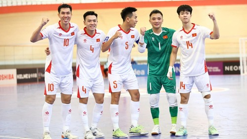 Việt Nam tranh ngôi đầu bảng với Thái Lan sau khi cùng giành vé sớm vào tứ kết giải Châu Á 2026