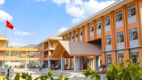 Cận cảnh Trường liên cấp ở vùng biên giới Si Pa Phìn trước ngày khánh thành