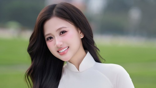 Hoa khôi Bùi Thu Hương công khai chuyện tình với cựu tiền vệ HAGL trong ngày đầu năm mới