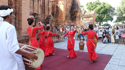 Khánh Hòa thu hút khách du lịch đến nghỉ dưỡng