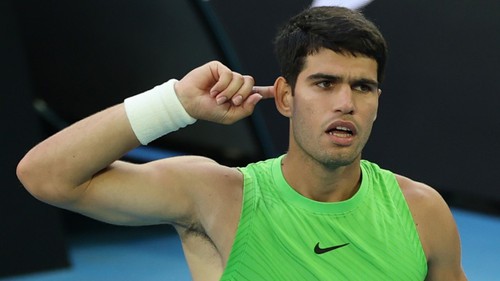 Carlos Alcaraz vào chung kết Australian Open 2026 sau 5 set