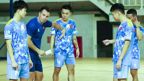 Futsal Việt Nam quyết tranh ngôi đầu bảng với Thái Lan