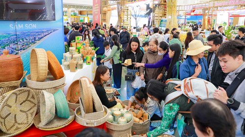 Phó Thủ tướng Chính phủ Bùi Thanh Sơn kiểm tra tiến độ chuẩn bị Hội chợ Mùa Xuân 2026