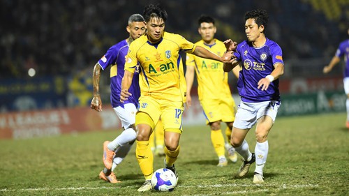 Tin nóng bóng đá Việt Nam hôm nay 1/2: Đội tuyển Việt Nam sẵn sàng gặp Indonesia tại tứ kết; Công Phượng tái phát chấn thương