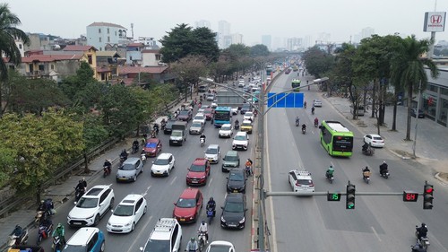 Người dân ùn ùn trở lại Thủ đô sau kỳ nghỉ Tết Dương lịch