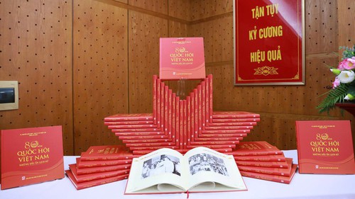 Ra mắt cuốn sách "80 năm Quốc hội Việt Nam - Những dấu ấn lịch sử"