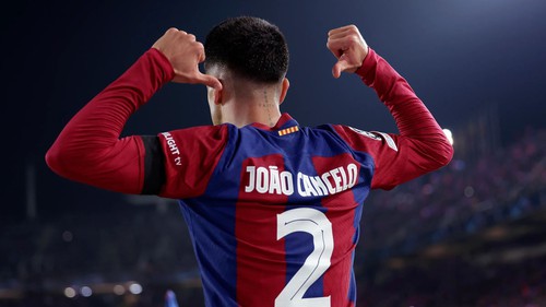 Barcelona hết tiền mới chọn Cancelo
