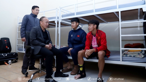 Vĩ Hào, Nguyễn Tân rời U23 Việt Nam về CLB điều trị chấn thương