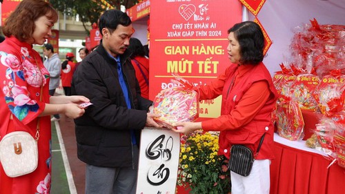 Nhiều chính sách của Đảng và Nhà nước chăm lo cho người dân đón Tết đầm ấm, an vui