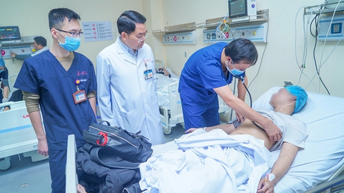 Tập trung cao nhất cứu chữa nạn nhân vụ cháy tại phố Trần Cung, Hà Nội