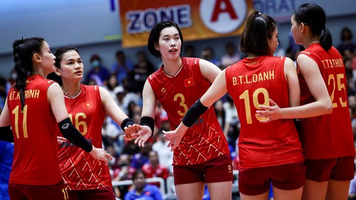 Phụ công số 1 bóng chuyền nữ Việt Nam làm nên lịch sử chỉ sau 2 tháng, lần đầu tiên nhận vinh dự cao quý đặc biệt 