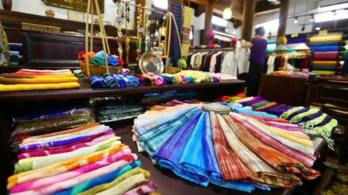 Hà Nội quy hoạch bảo tồn, phát triển Làng nghề truyền thống kết hợp du lịch Lụa Vạn Phúc