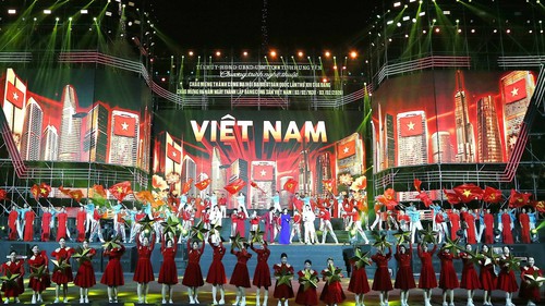 Văn hoá là con đường ngắn nhất để "ý Đảng" đến được với "lòng dân"