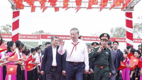 Nơi biên cương, tương lai bắt đầu từ một mái trường