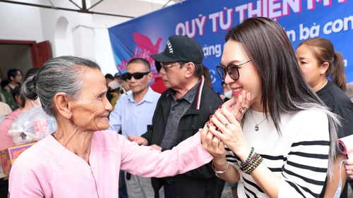 Mỹ Tâm bền bỉ lan tỏa yêu thương qua hành trình thiện nguyện cuối năm