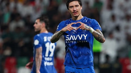 Sang tận Ả rập chơi bóng, cựu tiền đạo đắt giá của Liverpool vẫn gặp 'ác mộng' tại Saudi Arabia