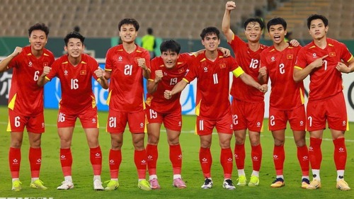 Tin nóng thể thao tối 12/2: U23 Việt Nam ghi điểm với nghĩa cử 'tôn sư trọng đạo' dịp Tết, Serena Williams tái xuất?