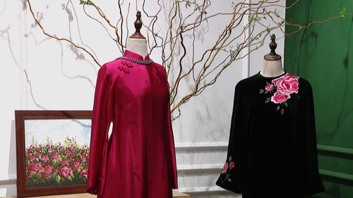 Áo dài Tết 2026: Chất liệu truyền thống và tôn vinh bản sắc