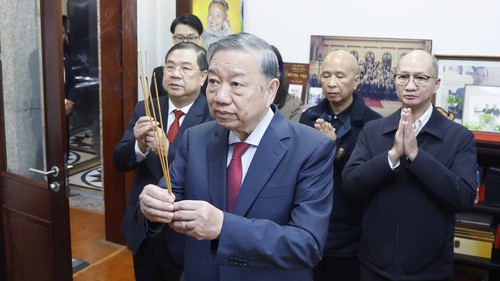 Tổng Bí thư Tô Lâm dâng hương tưởng niệm nhân 120 năm Ngày sinh Thủ tướng Chính phủ Phạm Văn Đồng