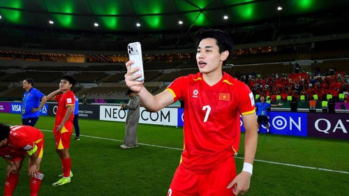 Đình Bắc vượt hàng loạt ngôi sao giải trí để dẫn đầu Top 10 nhân vật có ảnh hưởng nổi bật trên mạng xã hội 