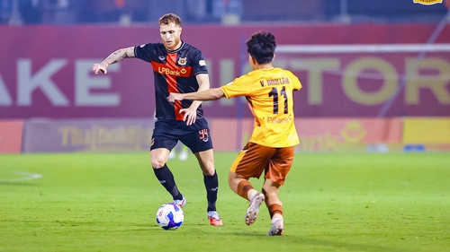 CLB Ninh Bình thắng 12-1 trước kỳ nghỉ Tết