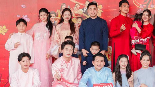 Sao Việt đưa con đi xem “Mùi phở”, xúc động vì nghệ sĩ Xuân Hinh