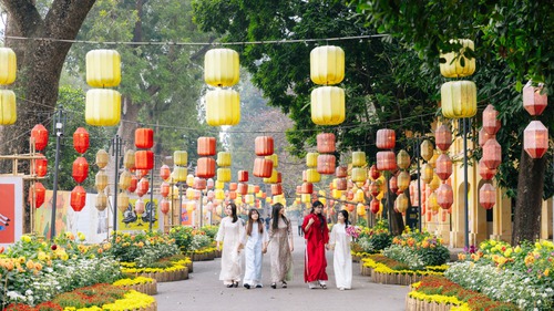 Tết Bính Ngọ: Xem gì, chơi gì tại Thủ đô