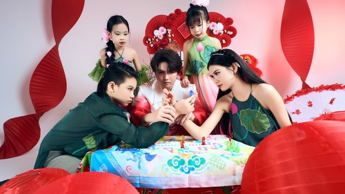 Siêu mẫu nhí Chu Việt Nam tái hiện trò chơi dân gian trong bộ ảnh đặc biệt