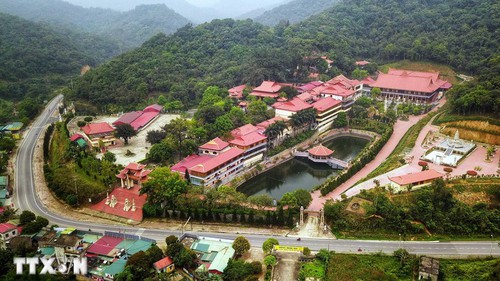  Du Xuân, lễ chùa tạo bứt phá cho du lịch tâm linh