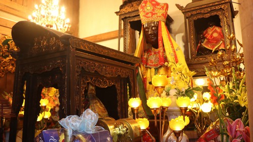 Độc đáo bảo vật quốc gia Tượng Phật bằng gỗ Mẫu Man Nương