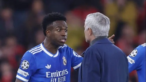 Mourinho cáo buộc chính Vinicius đã 'châm ngòi' cho sự cố phân biệt chủng tộc