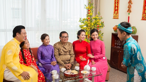 Tết Nguyên đán 2026: Ý nghĩa phong tục chúc Tết đầu năm của người Việt
