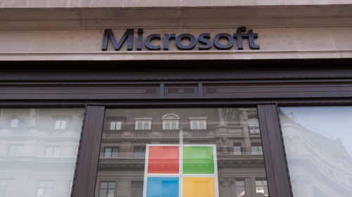 Microsoft công bố hệ thống lưu trữ dữ liệu tuổi thọ 10.000 năm trên thủy tinh