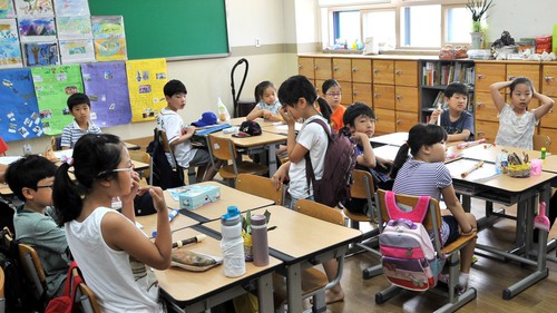 Phụ huynh Hàn Quốc vẫn tin tưởng mô hình giáo dục truyền thống trong thời đại AI