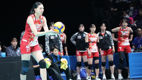 Phụ công số 1 bóng chuyền nữ Việt Nam gây bất ngờ lớn khi đang thi đấu cho CLB ở nền bóng chuyền top 5 thế giới