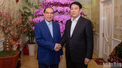 Chủ tịch nước Lương Cường chúc Tết nguyên Tổng Bí thư Nông Đức Mạnh