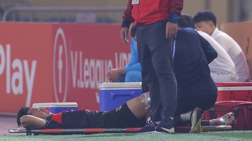 Tin nóng bóng đá Việt Nam hôm nay 3/2: Đội tuyển Việt Nam tập 60 phút trước trận gặp Indonesia; Thái Sơn chốt ngày phẫu thuật